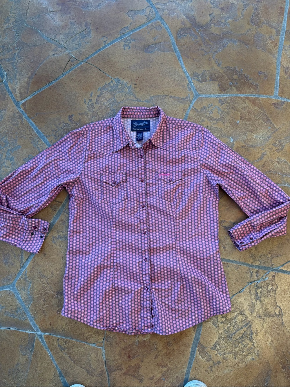 Wrangler Western Breast Cancer Awareness Women's Pink Geometric Pearl Snap - L